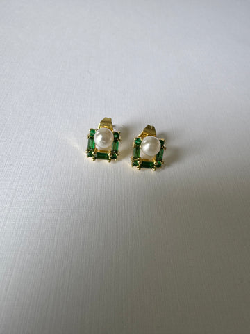 Arete verde con perla
