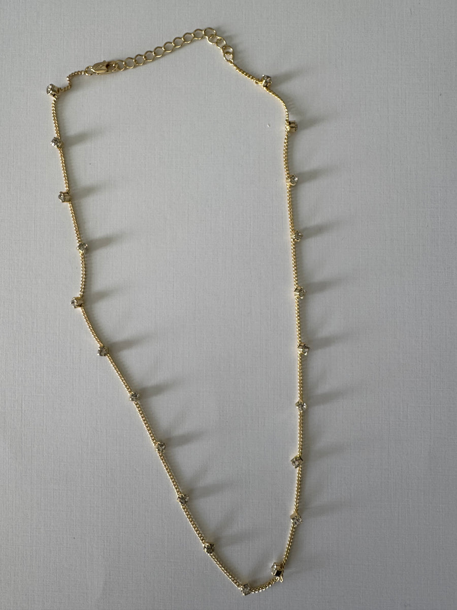 Collar piedras dorado